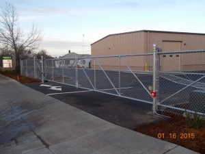 322- Commercial chain link fence & operator, Independence, Oregon