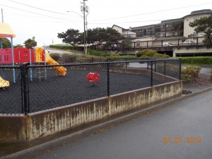 321-Commercial chain link fence @ playground, Lincoln City, Oregon