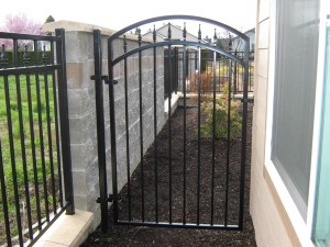 89 ornamental iron gate with matching fence