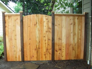 67 Wood privacy cap & trim with walk gate, Salem, Oregon